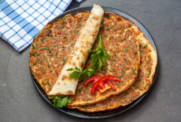 Tost Makinesinde Ev Yapımı Lahmacun Hazırlama Rehberi