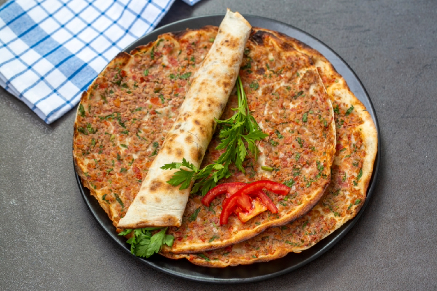 Tost Makinesinde Ev Yapımı Lahmacun Hazırlama Rehberi