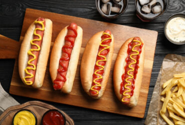 Evde Hot Dog Yapımı: Lezzetli Sosisli Sandviç Tarifi